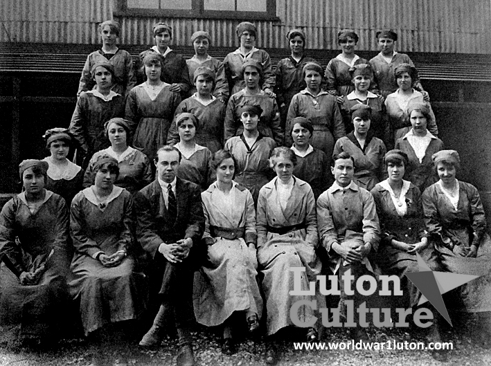 Munition girls ( W.H. Cox) Munition girls (W.H. Cox)