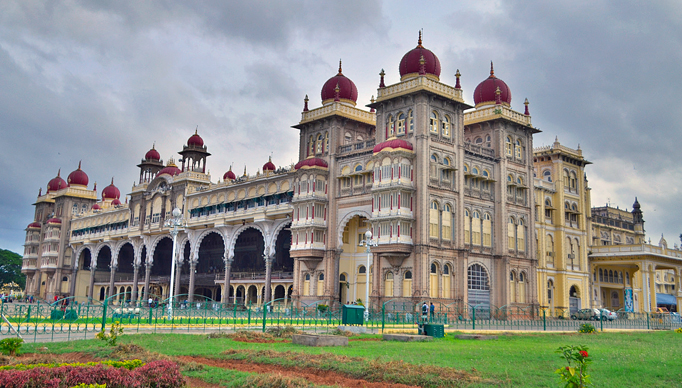 M ysore Palace (Wikipedia)