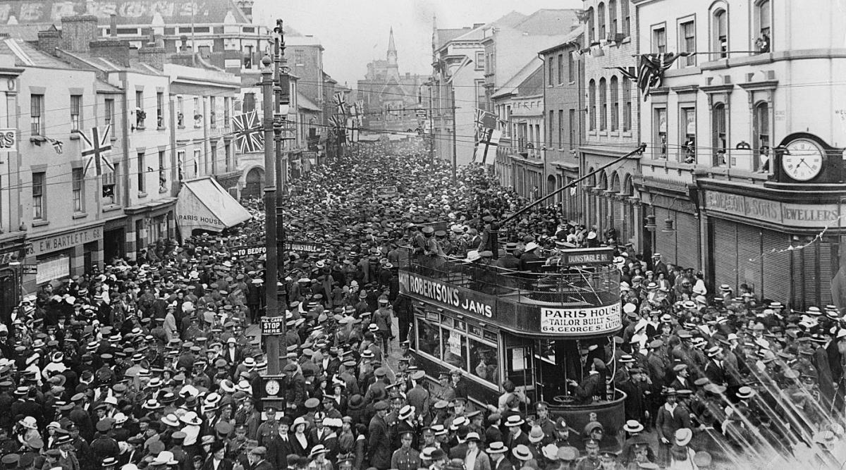 1/5th Bedfords leave for Gallipoli