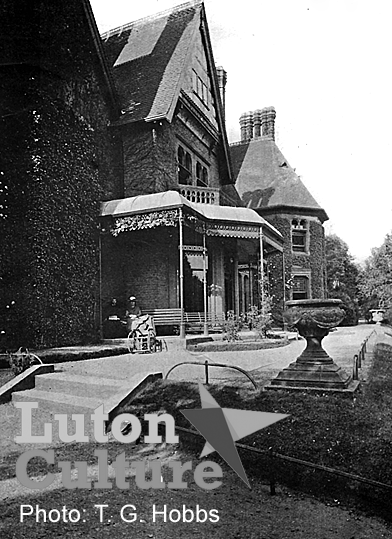 Wardown House terrace 1921